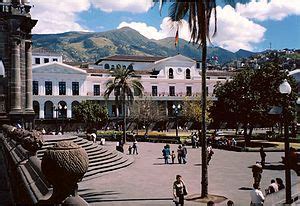 Quito – Travel guide at Wikivoyage.